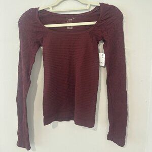 FREE PEOPLE- MAROON LONG SLEEVE- SIZE L/XL